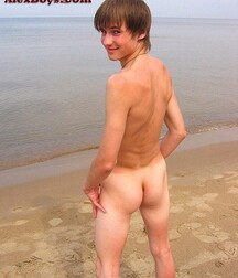 Cute Leon wanks & cums on the beach boys porn 627d247c937b3.jpg
