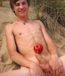 Cute Leon wanks & cums on the beach boys porn 627d2598a44b3.jpg