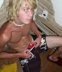 Blond twink jerks off surfer boys porn 62876acfb248d.jpg
