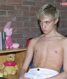 Bond teen Sam shows off & cums boys porn 628f48879904d.jpg