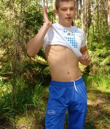 Blond teen Diamond jerks off outdoors boys porn 628f54eb44571.jpg