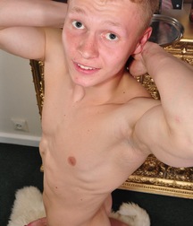 Muscle boys porn Rolan shows off and wanks 629339c93454f.jpg