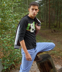 Twink Merrick shows off & cums outdoors boys porn 62933d9ce0f38.jpg