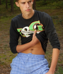 Twink Merrick shows off & cums outdoors boys porn 62933d9f5df08.jpg