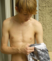 Blond Adrian solo session outdoors & indoor boys porn 62947dce84f21.jpg