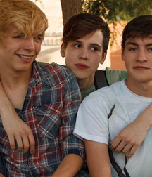 A blond teen boy & two brunettes in a hot threesome twink tube
