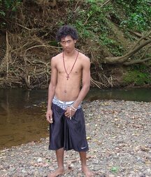 Alfredo, a curly-haired Latino boys porn shows himself outdoors 6295b63e783f3.jpg