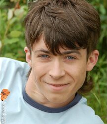 Smiling teen Kir wanks & cums outdoors boys porn