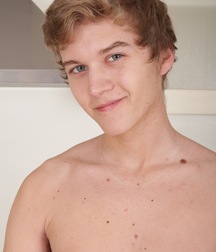 Cute blond lad Logan Lech solo session boys porn 629f529fc9518.jpg