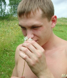 Muscular blond twink solo outdoors gay porn 62a1ba4f070cb.jpg