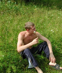 Muscular blond twink solo outdoors gay porn 62a1ba762f26b.jpg