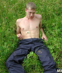 Muscular blond twink solo outdoors gay porn 62a1ba8f79dee.jpg