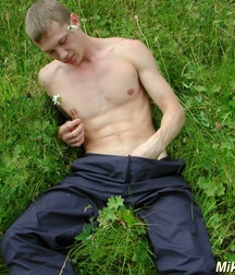 Muscular blond twink solo outdoors gay porn 62a1bab86302e.jpg