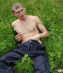 Muscular blond twink solo outdoors gay porn 62a1babb52a69.jpg