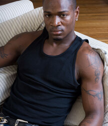 Black hunk JRock shows off boys porn 62a4956025575.jpg