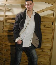 Brunette guy Bertek shows off & gets hot service boys porn 62a60e593c585.jpg