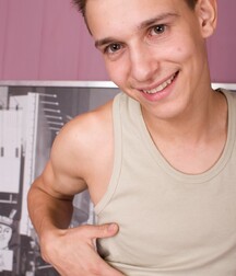Muscular guy Vinnie solo session boys porn 62aa04db98ff0.jpg