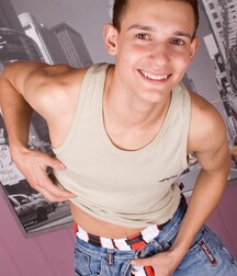 Muscular guy Vinnie solo session boys porn 62aa04e04b726.jpg