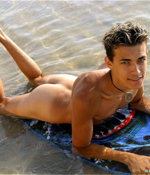 Handsome lad Leon solo session at the beach boys porn 62aaf49526682.jpg