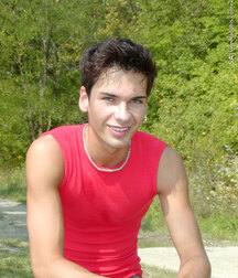 A gorgeous and muscular twink porn wanks & cums outdoors