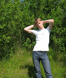 Blond muscular lad jerks off outdoors boys porn 62b0976a9f438.jpg