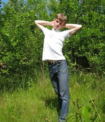 Blond muscular lad jerks off outdoors boys porn 62b097700981f.jpg