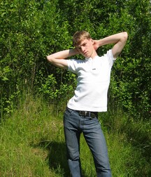 Blond muscular lad jerks off outdoors boys porn 62b09772928cf.jpg