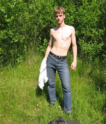Blond muscular lad jerks off outdoors boys porn 62b09781bdd84.jpg