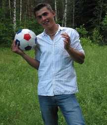 The smiling lad Fred shows off outdoors boys porn 62b099d4834bd.jpg