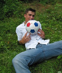 The smiling lad Fred shows off outdoors boys porn 62b099e2d0007.jpg