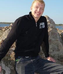 Gorgeous hunk Jimmy shows off outdoors boys porn 62b464f76ae61.jpg