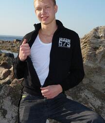 Gorgeous hunk Jimmy shows off outdoors boys porn 62b464faca170.jpg