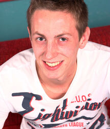 Twink boys porn, skinny and muscular guy, in a solo session 62b483de57e26.jpg