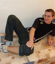 Handsome hunk Justin wanks & cums boys porn 62b58dfb0cb7e.jpg
