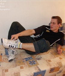 Handsome hunk Justin wanks & cums boys porn 62b58e01abbb7.jpg