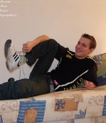 Handsome hunk Justin wanks & cums boys porn 62b58e0405310.jpg