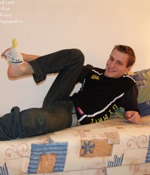 Handsome hunk Justin wanks & cums boys porn 62b58e0844810.jpg