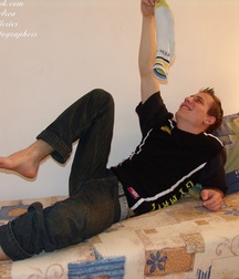 Handsome hunk Justin wanks & cums boys porn 62b58e0a855b9.jpg