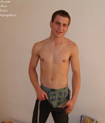 Handsome hunk Justin wanks & cums boys porn 62b58e1d2a07e.jpg