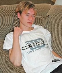 Blond twink porn Avian jerks off on sofa 62b84b5832603.webp