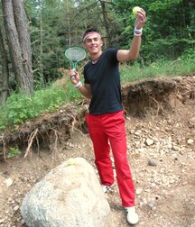 The smiling tennis player Fredi shows off outdoors 62b96830ae286.jpg