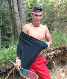 The smiling tennis player Fredi shows off outdoors 62b9683d1fa4c.jpg