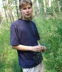 Boys Porn Handsome blond teen Krystof jerks off outdoors 62b979e509fdf.jpg