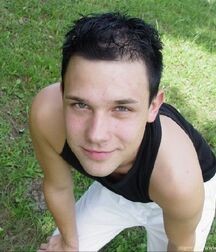 A  21 y.o. guy in a solo session outdoors boys porn