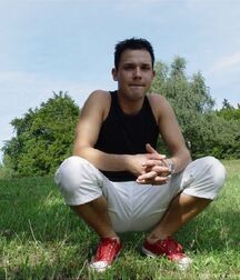 A  21 y.o. guy in a solo session outdoors boys porn 62b97da09eefc.jpg