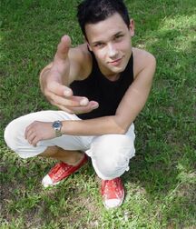 A  21 y.o. guy in a solo session outdoors boys porn 62b97da7af67f.jpg