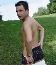 A  21 y.o. guy in a solo session outdoors boys porn 62b97dea1d417.jpg