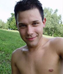 A  21 y.o. guy in a solo session outdoors boys porn 62b97e16ea141.jpg