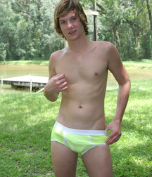 Twink Porn Brad solo outdoors with and without the navel piercing 62b98456dd6bb.jpg