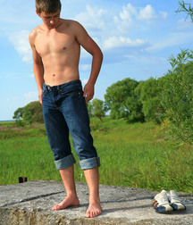 Cute teen boys porn Yura wanks & cums outdoors 62b9bd1a05824.jpg